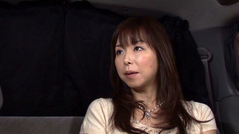 結婚4年目にして旦那とご無沙汰な三十路奥さん！欲求不満がMAXでこちら側のエッチなスキンシップにもノリノリ！今日は気分良く帰ってもらおうと中出ししてあげたら駄目だったみたいでご立腹ー！ サンプル 2
