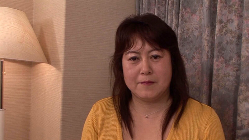 女は歳をとるほどエロくなるって話は本当だった？！閉経前の熟女は旦那とセフレの肉棒だけじゃ足りずエロさ爆発のパワーSEX！ サンプル 1