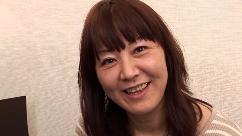 バツイチ風俗勤めの四十路熟女！何千本もの肉棒を抜いてきた匠の技でギンギンにさせたら優しくアソコに迎え入れ中で種を搾りとりー！ サンプル 1