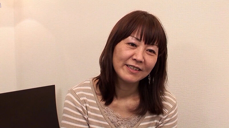 バツイチ風俗勤めの四十路熟女！何千本もの肉棒を抜いてきた匠の技でギンギンにさせたら優しくアソコに迎え入れ中で種を搾りとりー！ サンプル 2
