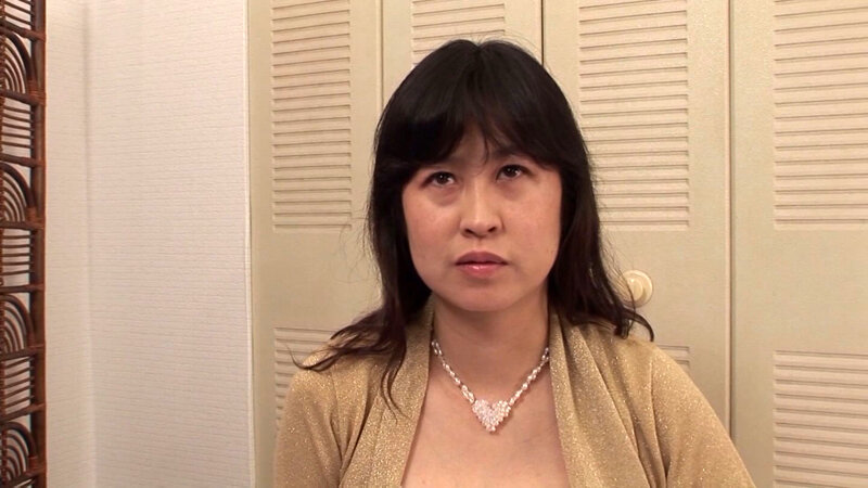 普段はおっとり系でもエッチの時は積極的な四十路熟女！欲求不満を満たす為、恥を忍んで生中出し破廉恥性交！ サンプル 1