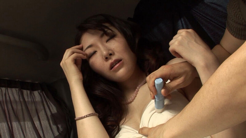 『旦那が～』とか言いながらもエッチな質問にノリノリで実はエッチがしたい人妻さん！生ハメ中出しで素人奥様いただきます！！ サンプル 3