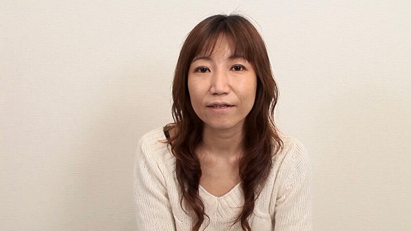 四十路なのに若々しい！秘訣は定期的な中出しセックスとか？！中出しの快感と絶頂の連続ドキュメント サンプル 1