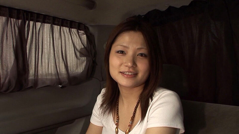 結婚1年目にしてセックスレス？！世の中の奥様は欲求不満で発情中！今日は旦那に黙って一期一会の中出しセックス！ サンプル 1