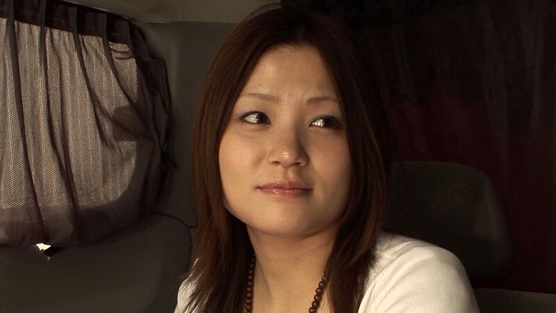 結婚1年目にしてセックスレス？！世の中の奥様は欲求不満で発情中！今日は旦那に黙って一期一会の中出しセックス！ サンプル 3