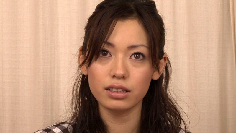 えっ！こんな可愛い人妻さんがセックスレス？！お目目クリクリパッチリ二重のスタイル抜群若妻さんと中出しSEX！ サンプル 1