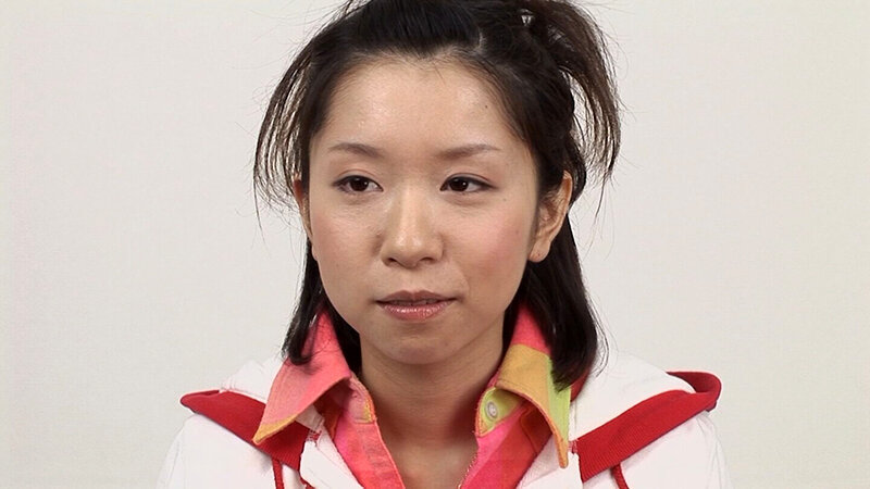 身長149cmのミニサイズないたいけな女に悪戯しちゃう！小さいキツキツなアソコに大きな肉棒が入ったら大きい喘ぎ声でイキまくり！ サンプル 2