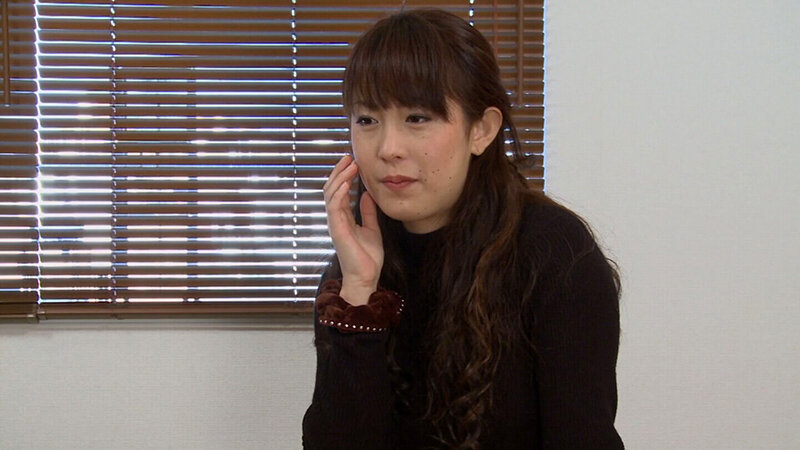 東北美人の色白奥様！旦那の稼ぎが悪い為、私が稼がなければと涙ぐみながらもAV出演！嫌々なのかと思いきや派手な下着にTバックでヤル気満々！旦那に悪いと思いながらも中出しフィニッシュを決めこんじゃう！ サンプル 1