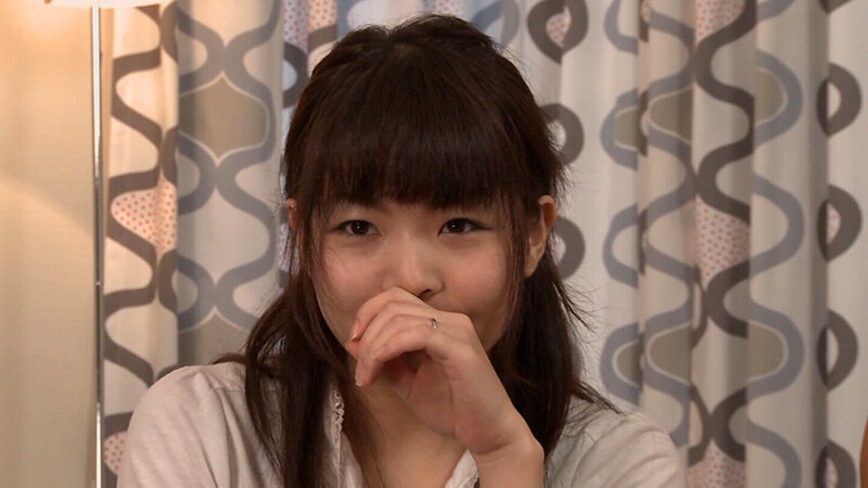 浮気をされて怒り心頭の若妻さん！やけくそ気味にAV出演を決めちゃう！考えが変わらない内にと電マでイカセてヌレヌレなアソコに肉棒挿入で生中出し！ サンプル 2