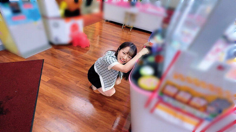 だめ…振動…強すぎだって…イク…大勢の人の前でガンガン絶頂 サンプル 3