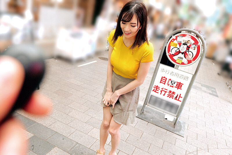 素人美少女とリモコンバイブお散歩「もう我慢できません…//」人混みの中ビクビク震えてイキまくってしまう女子たち！人生初の羞恥プレイでまさかのエロスイッチオン！まゆさんゆりさん サンプル 1