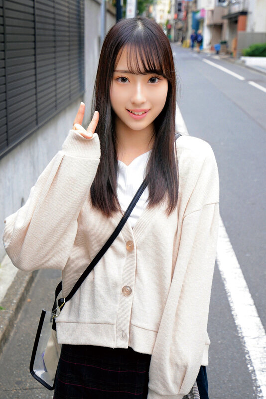 彼氏を喜ばせたい素人女子大生がメンズエステ密着マッサージ講習体験！？超照れながらオイルヌルヌル施術中…密着しすぎて勃起チ○ポがアソコを布越し2cm挿入！？そのまま彼に内緒で生ハメ中出し裏オプションみのりさんつばめさん サンプル 1