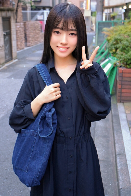 彼氏を喜ばせたい素人女子大生がメンズエステ密着マッサージ講習体験！？超照れながらオイルヌルヌル施術中…密着しすぎて勃起チ○ポがアソコを布越し2cm挿入！？そのまま彼に内緒で生ハメ中出し裏オプションみのりさんつばめさん サンプル 2