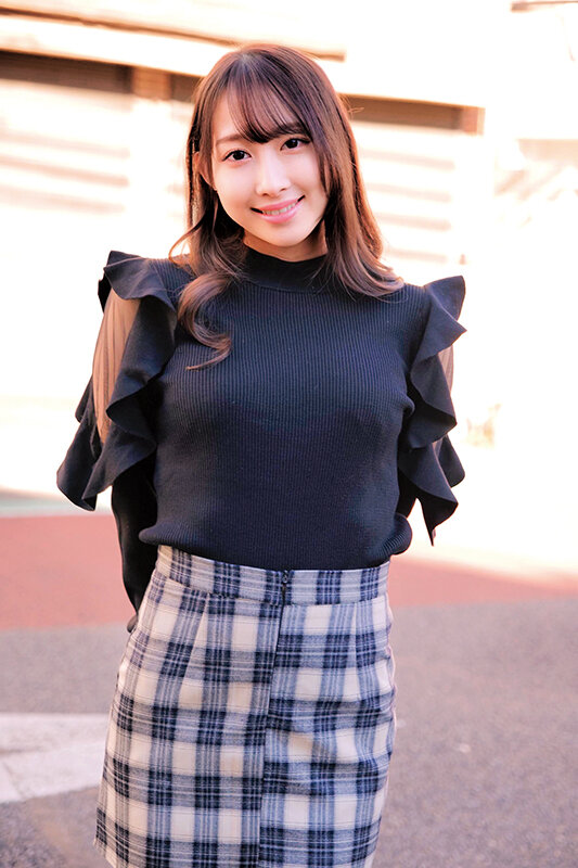 パンティ布越しにデカチン先っぽ3cm挿入！！敏感なおま○この入り口だけをグリグリされて奥まで挿れて欲しくなっちゃってスケベ汁溢れるワレメにヌルっと生挿入！膣奥直撃生ハメ激ピストン！！キュンキュン絞まりイキするJDおま○こに連続中出しSPみずきちゃんまいちゃん サンプル 1