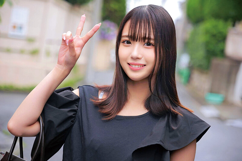 「卒業記念に残したいメモリアルヌードフォト」大学卒業間近の素人女子大生をナンパし、絶倫チ○ポ男と素肌密着撮影会で中出し検証！カチカチに反り返ったチ○ポがマ○コまで1cmに超接近して赤面発情！？そのまま中出し！！まや さちか サンプル 1
