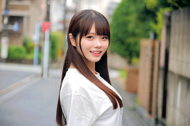 「卒業記念に残したいメモリアルヌードフォト」大学卒業間近の素人女子大生をナンパし、絶倫チ○ポ男と素肌密着撮影会で中出し検証！カチカチに反り返ったチ○ポがマ○コまで1cmに超接近して赤面発情！？そのまま中出し！！れい ひなの サンプル 1