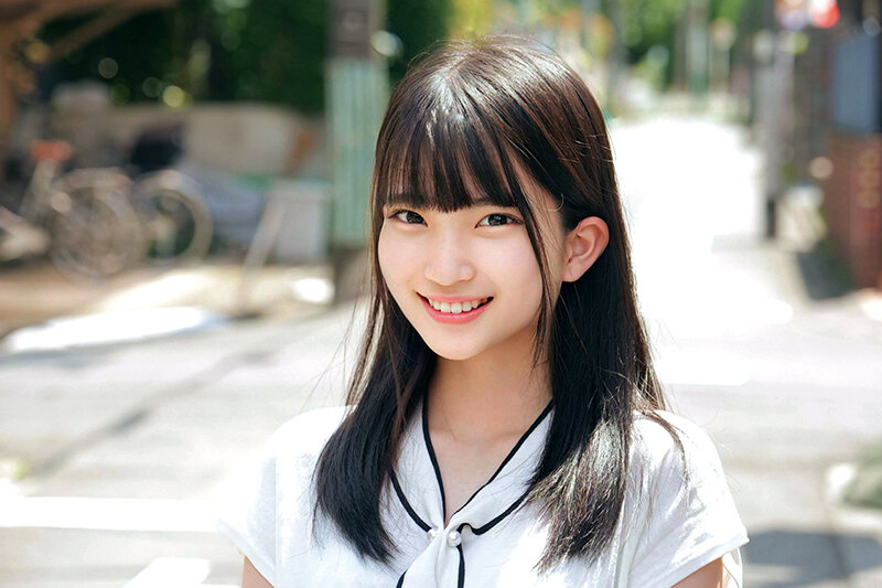 「卒業記念に残したいメモリアルヌードフォト」大学卒業間近の素人女子大生をナンパし、絶倫チ○ポ男と素肌密着撮影会で中出し検証！カチカチに反り返ったチ○ポがマ○コまで1cmに超接近して赤面発情！？そのまま中出し！！れい ひなの サンプル 2