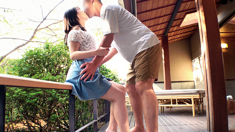 【個人撮影】真逆のタイプの素人女子2人と別日でハメ撮り温泉旅行 サンプル 3