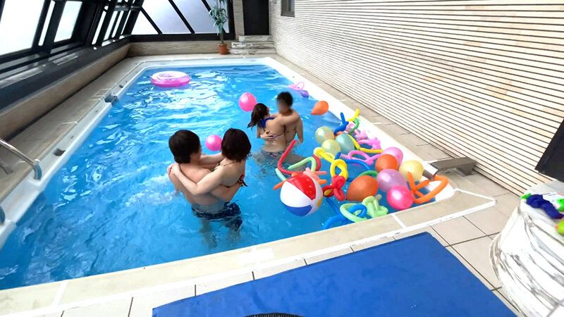 【極めボインJD×2！！例のプールで友情の大乱交SP！！】【最高のセフレ体質＆スタイルの絶品女子ズ！！】【あのプールサイドで絢爛豪華なWナカ出しSEX競演SP！！】
