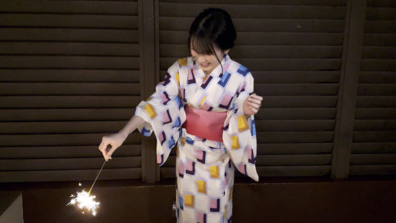【浴衣スレンダー美女いちゃハメ3発射の濃厚プレイ】【浴衣美女の熱烈即尺で花火より激しい口内に打ち上げ発射1発！】【ベッドで生ちん打ち上げ膣内発射でケイレン昇天】【スレンダー美ボディ披露の全裸2回戦で生挿入SEX継続！継続！】【ひかり/20歳/スレンダー… 宮西ひかる サンプル 2