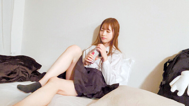 【裏垢制服素人】アイドル級にかわいい天使に生でハメて中出し。色白・潮吹き・デカ尻なんでもありの豪華内容。 サンプル 11