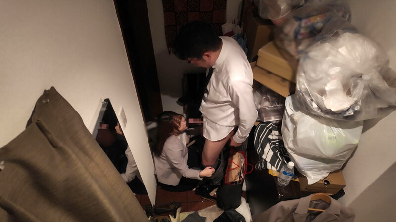我慢できない…玄関セックス 扉一枚隔てた向こうは外。バリキャリOLの汚部屋でNGR 一条みお サンプル 5