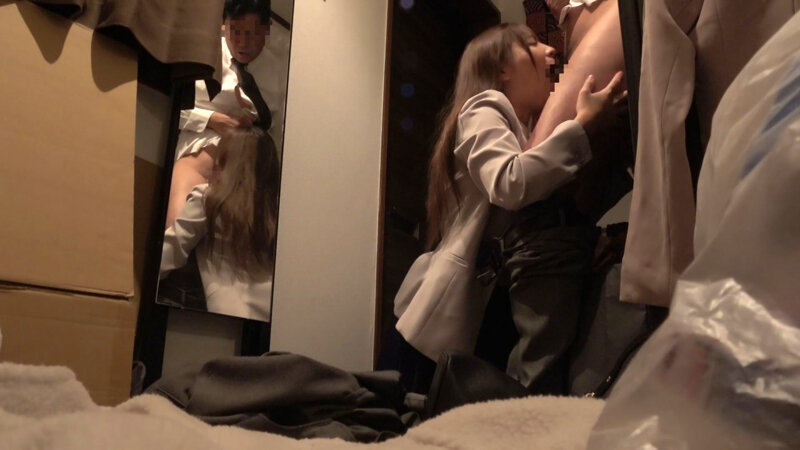 我慢できない…玄関セックス 扉一枚隔てた向こうは外。バリキャリOLの汚部屋でNGR 一条みお サンプル 6