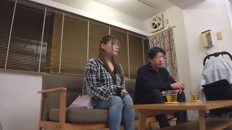 NTRドッキリ企画！マジックミラーパネルPart5 出産してるのにイッたことが無い！？産後マ〇コを開発＆ナマハメ中出し 奥手ママが媚薬でガンギマリ潮吹きアクメスペシャル サンプル 1