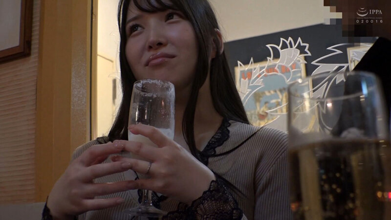 上品巨乳鬼クビレ 恥ずかしがり屋 GカップOL 清楚に見えてチ○ポ大好き！！美波汐里 サンプル 1