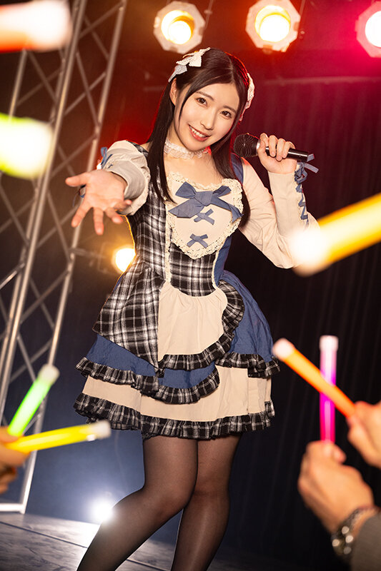 裏切られた気持ち キモヲタファンに肉便器にされた清楚系人気アイドル 皆月ひかる サンプル 1
