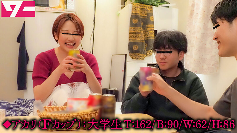 寝ている親友の横で掟破りの夜●いNTR 宅飲みしていたら僕が大好きで付き合いたい女の子と僕の親友がイイ感じになって、付き合う寸前！？このままではまずい！と寝ている親友の横で夜●いしたらビックリしてたけど即チ●ポ堕ち！ サンプル 5