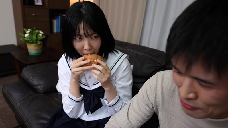 隣に住む真面目そうな娘の三白眼のエロイ瞳に魅かれて… 岸永みりな サンプル 1