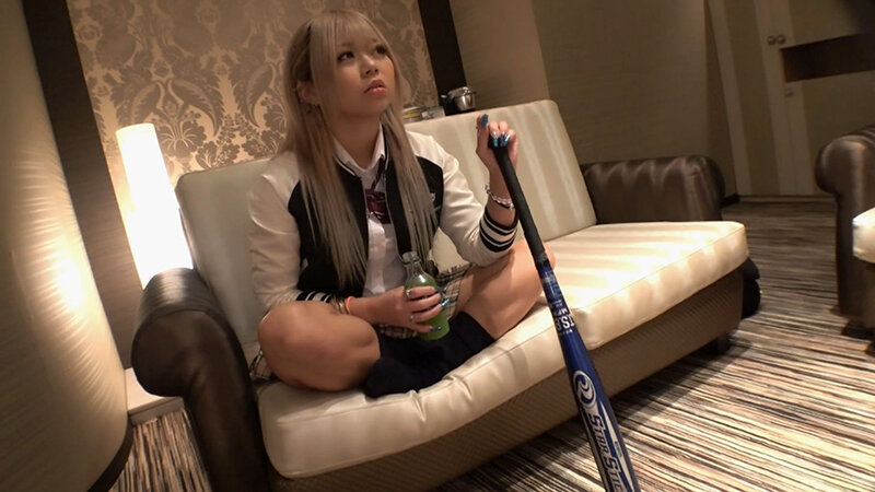 エロいプリケツの日焼けギャルをハメ倒す！ サンプル 1