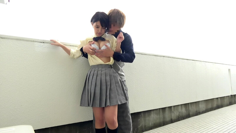 笑顔いっぱいのショートカットの女の子、外でも中でもどこでもエッチ サンプル 2