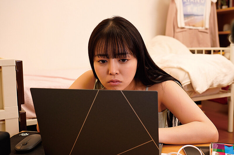 巨乳美大生の悲劇！？課題のヌードモデルを兄と父にお願いしたら勃起が収まらずそのまま3P連続射精！？ 羽月乃蒼 サンプル 2