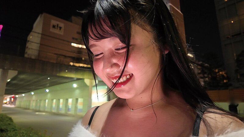 立ちんぼ巨乳女子 夜に立つ理由を密着取材！ 尾崎みのり サンプル 4