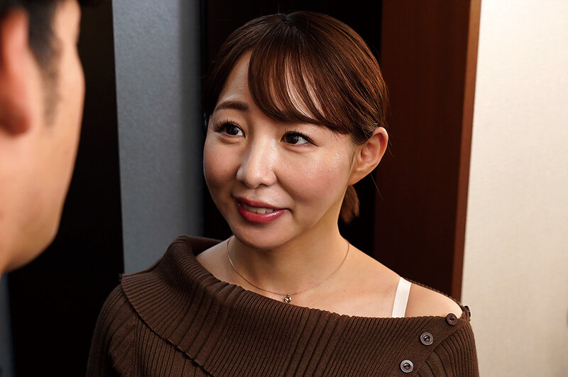 一見普通のおばさん家政婦だが、実は女王様気質のド痴女だった！？ 成宮いろは サンプル 3