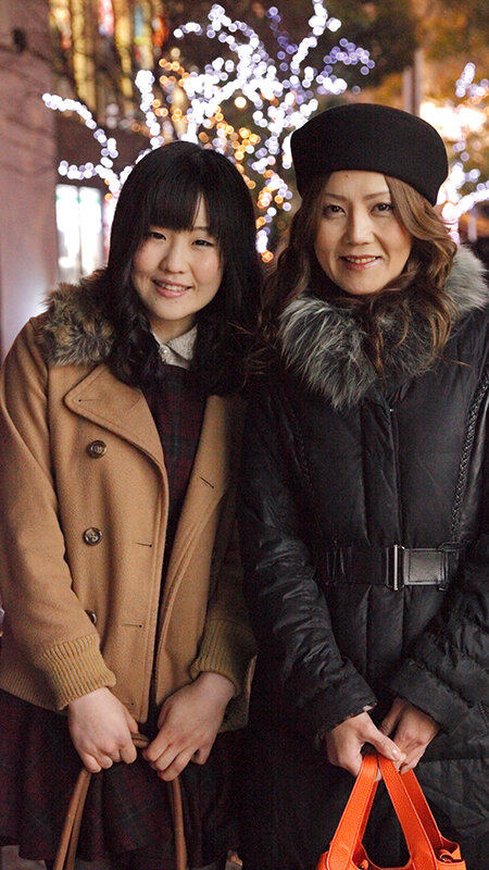 家族の絆は固かった！？「お父さんには言わないで」とか言いながら、娘の前でもお構いなし、欲求不満を拗らせた熟女母12名4時間3 サンプル 4