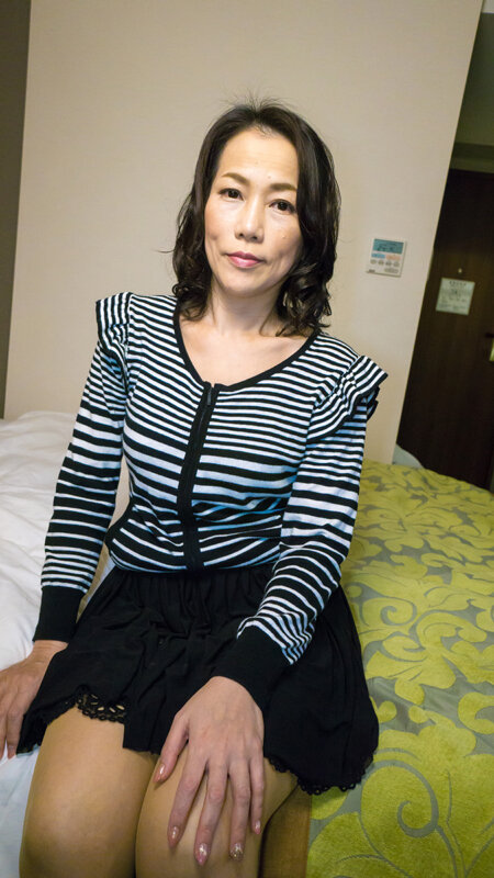 いくつになってもオンナです（ハート） 濃厚でエロすぎるSEX！ グイグイ自ら求めるマエムキ熟女 12人240分3 サンプル 1