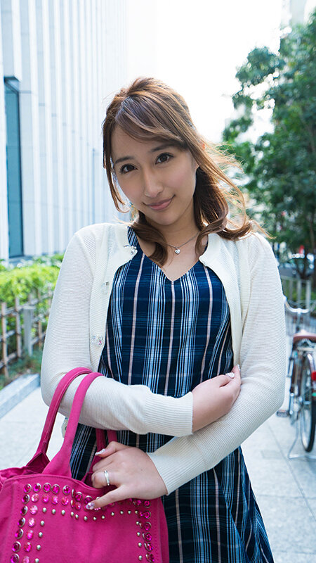 【清楚で品良くセレブな人妻たち】 ナンパ中出し ラグジュアリーエロス 36人8時間SP サンプル 9