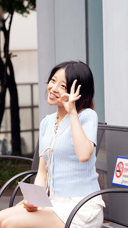「無料マッサージ体験しませんか？」韓国の大人しそうなお嬢さんをナンパしたらむっつりエロすぎた… 韓国美女を現地調達【ソヨン】 サンプル 1