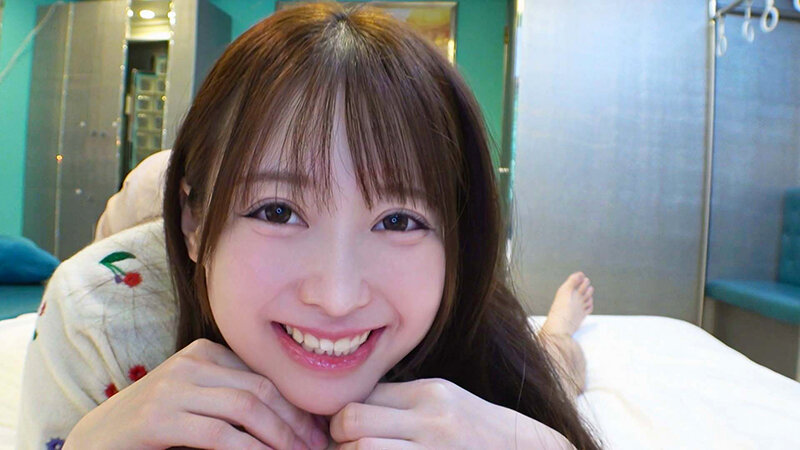 可愛すぎ！挑発誘惑してきたのに意外と初心！？笑顔でおっぱいを見せて誘惑し自ら生ハメ生中出し！誘惑生中アイドル級美少女ゆい 天馬ゆい サンプル 1