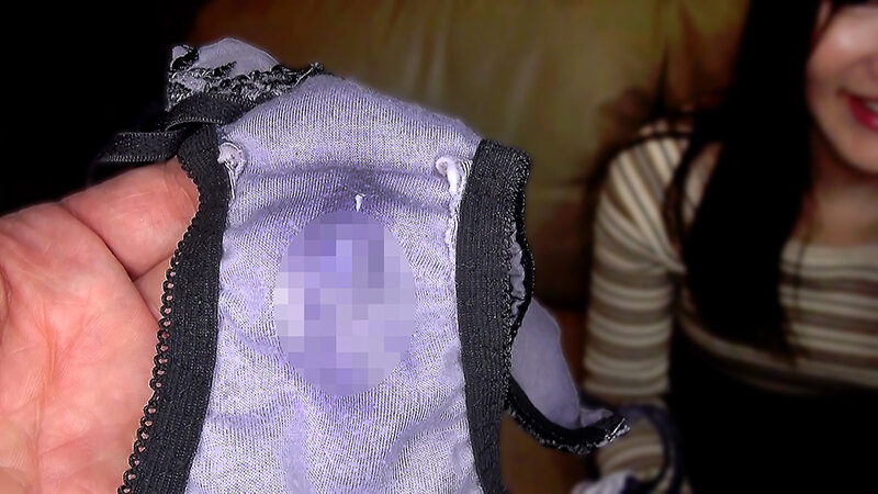 使用済み下着売り子の今はいてるパンティーをおねだりゲット！！ サンプル 8