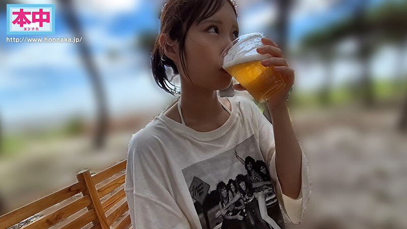 たぶん僕の事を好きなバイト先の妹みたいな女の子に海デートに誘われた。 無邪気に遊ぶ姿が可愛いけど、女としては意識してなかったのに 若いおっぱいで（推定Eカップ）時々、無意識誘惑してくるので、なんかこの娘とHできるならしたくなってきて、ビーチにテン… 鈴の家りん サンプル 2