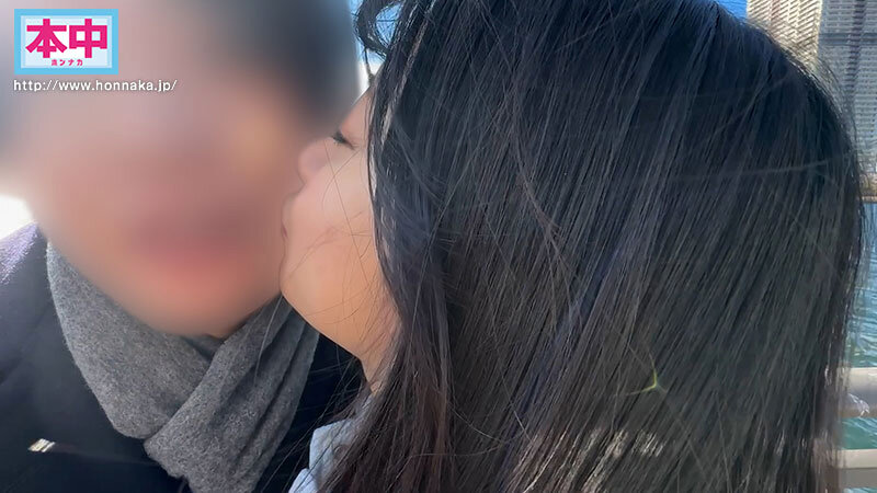 息子と妻が実家に帰省中、息子が通う保育園の可愛いと思っていた小柄な保育士さんをダメ元でデートに誘ったら、初めは断られたけど、次の日にやっぱりOKですと連絡がきて、横浜でデートして、近くのホテルに連れ込んだら、彼女も期待していたのかすごく嬉しそうで… 北岡果林 サンプル 1