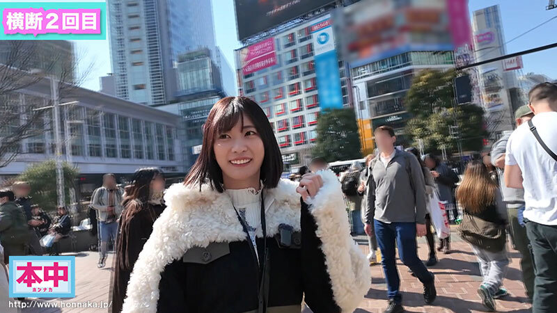 AV男優を探せ！！24時間以内に街中に放った男優を探し出して中出しセックスを阻止せよ！ 美谷朱音 サンプル 2