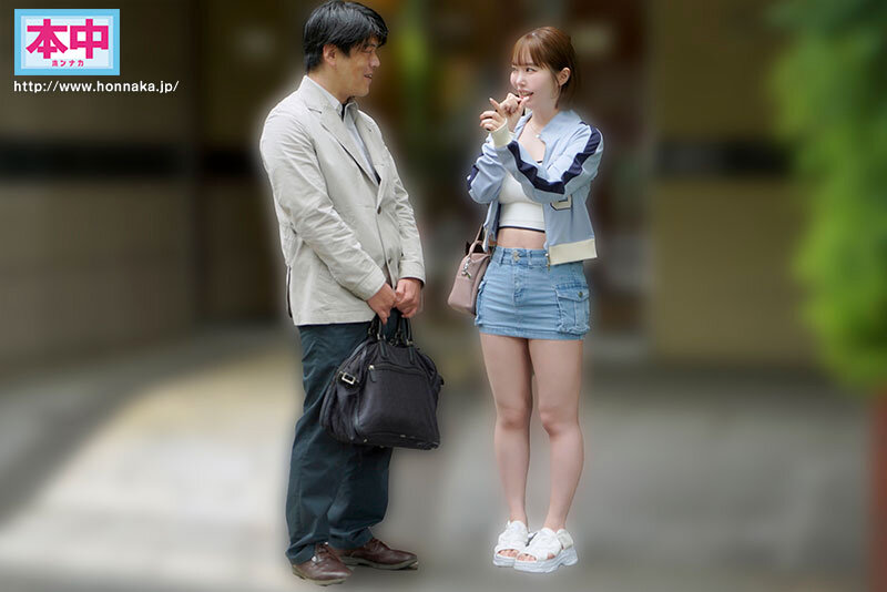 街中で逆ナン！見つけた童貞に…ガチンコ出演交渉！みさみさの凄テクに10分間耐えれたらナマ中出しで童貞卒業させたげる 小栗操 サンプル 2