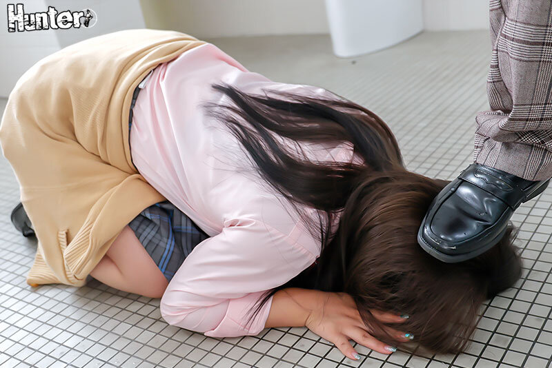 ボッチがビッチに下剋上 言いなりスプレーでムカつく女子たちを完全支配！ サンプル 5