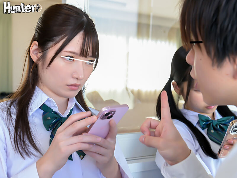 校内立ちんぼ女子〇生2！ホ別1.5？校内でヤレばホテル代無料！交渉次第でNNOK！援交・パパ活する女子たちは最近公園で取り締まりが厳しく… サンプル 3