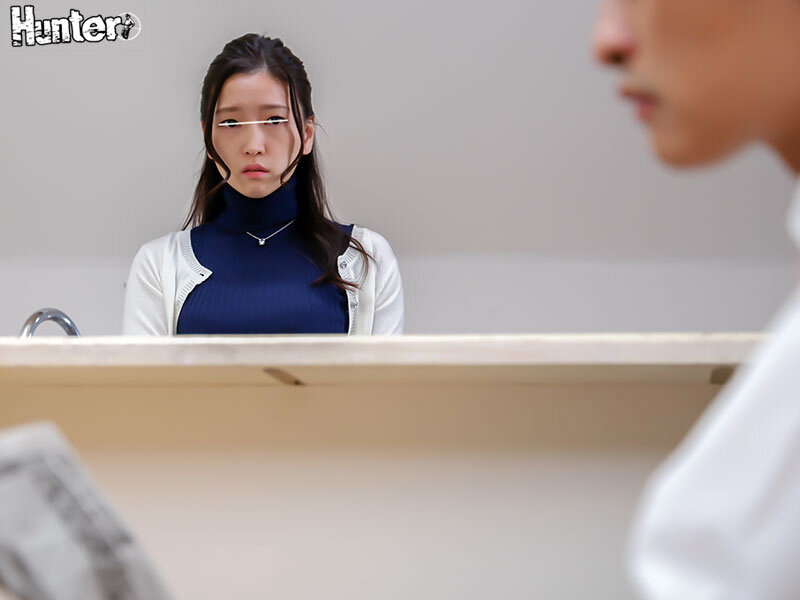 罪悪感よりも背徳感に溺れた人妻「ちょっとウチで休憩していかない？」旦那の不在中、若い配達員の男を誘惑して情熱的な濃厚種付けセックスを楽しむ妖艶な人妻 サンプル 2